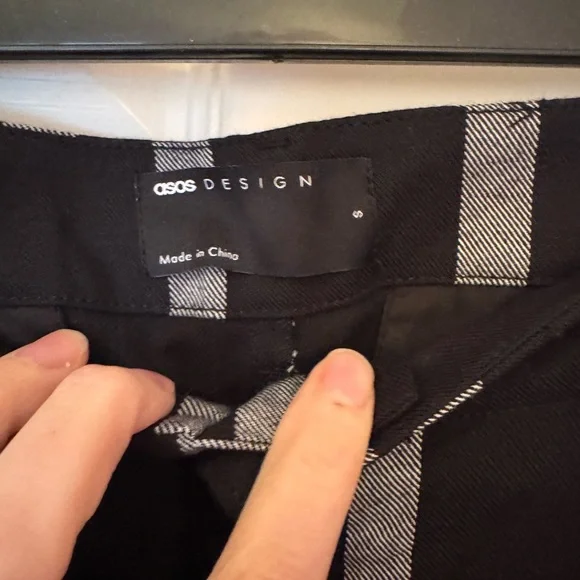 LIKE NEW ASOS trousers. Incredible material! Chic Black and Gray Striped Pants - Picture 4 of 7